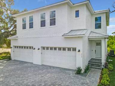 Main picture of 512 S Peninsula Ave