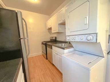 Main picture of 4216-4226 N Clark St