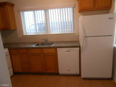 Main picture of 302 Curry Ave