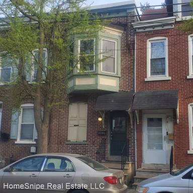 Main picture of 1036 1/2 W Liberty St