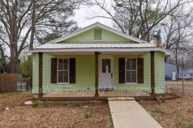 Main picture of 110 Goodwin St