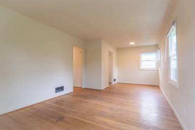 Main picture of 5412-5420 NE 9th Ave