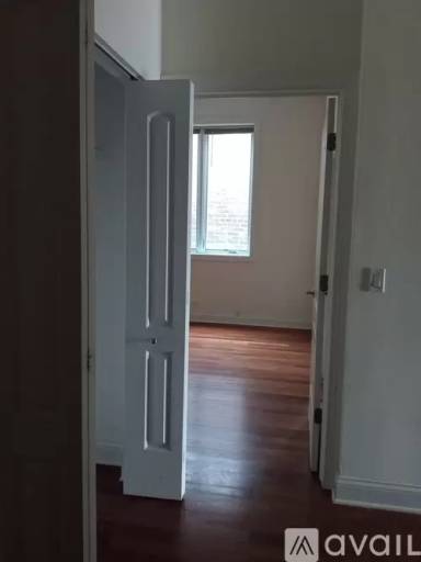 Main picture of 1354 W Augusta Blvd