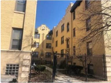 Main picture of 820 E 49th St
