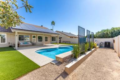 Main picture of 908 S 78th Pl