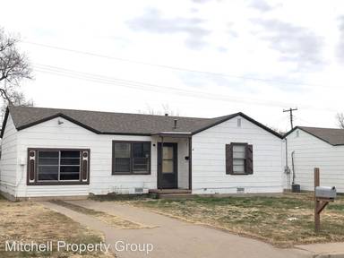 Main picture of 807 S Manhattan St
