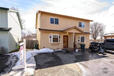 Main picture of 4825 Klamath Falls Ln