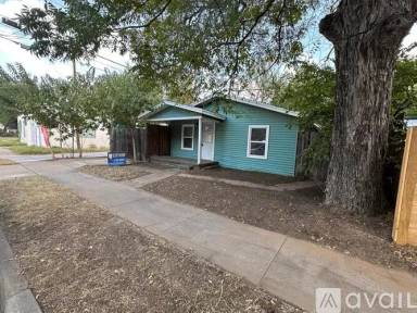 Main picture of 93 Navasota St