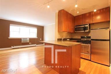 Main picture of 625 W Wrightwood Ave Apartments