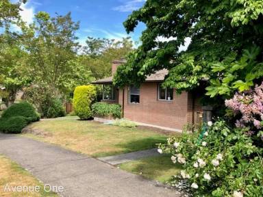 Main picture of 2160 4th Ave W
