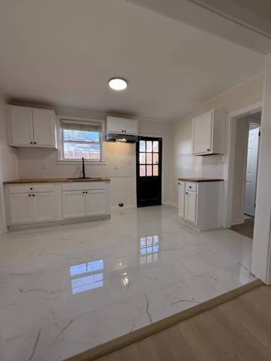 Main picture of 15 Bradley Dr