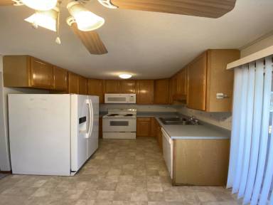 Main picture of 1425 Meadowmoor Dr NE