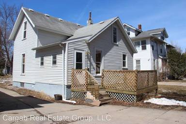 Main picture of 511 4th St SE
