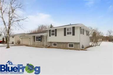 Main picture of 2441 Pecan St