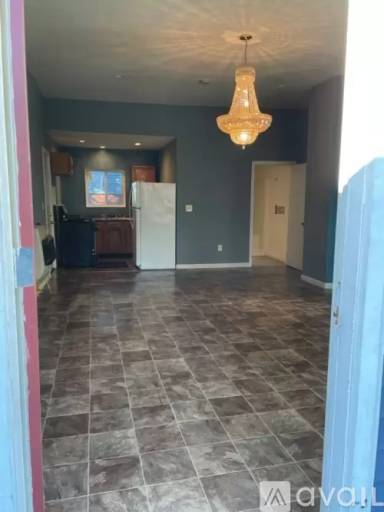 Main picture of 441 Admiral St