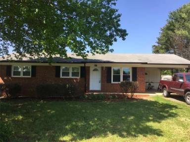 Main picture of 201 Shumaker Dr