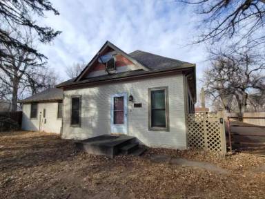 Main picture of 1900 Laporte Ave