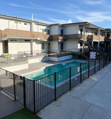 Main picture of 20404 Saticoy St