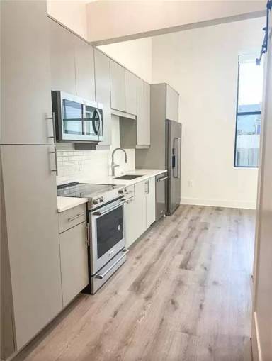Main picture of 108 Park Pl