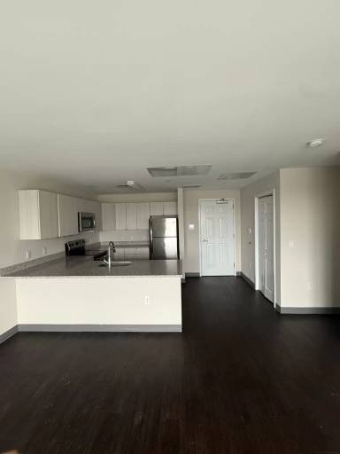 Main picture of 695 Hamilton St