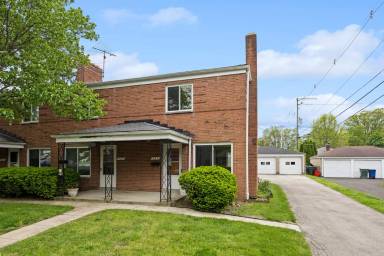 Main picture of 723 Village Dr