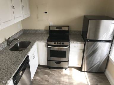 Main picture of 1470 Beacon St