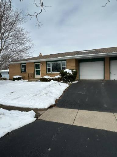 Main picture of 402 Elmwood Dr