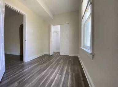 Main picture of 3657 W Oakdale Ave