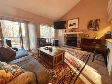 Main picture of 330 Ski Way