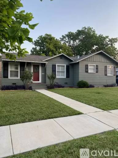 Main picture of 150 New Haven Dr