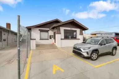 Main picture of 3615 Pershing Dr