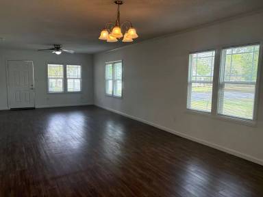 Main picture of 1605 High St
