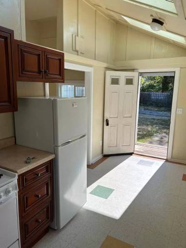 Main picture of 2135 Sutter Rd