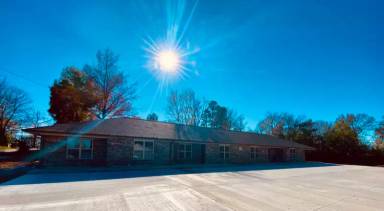 Main picture of 814 S Spring St