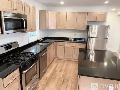 Main picture of 20 Plainfield St