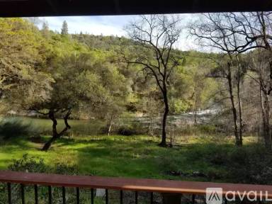 Main picture of 12296 Klondike Way