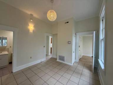 Main picture of 817 Washington Ave