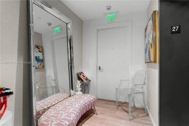 Main picture of SLS Lux