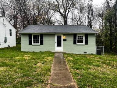 Main picture of 1645 NE Ashley School Cir