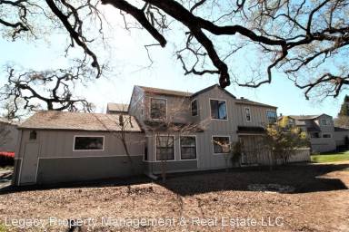 Main picture of 824 Princeton Dr