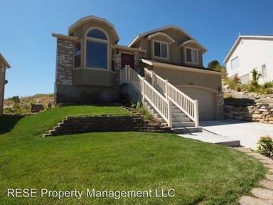 Main picture of 4008 E Clark Cir