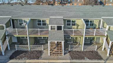Main picture of 2300 NE 70th St