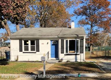Main picture of 128 N Hilltop Ave