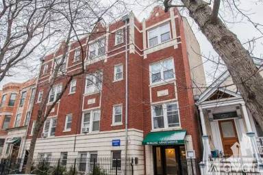 Main picture of 2827 N Burling Apartments