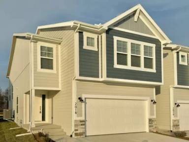 Main picture of 2018 SW Holdbrooks Dr