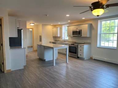 Main picture of 100 E Barnum St
