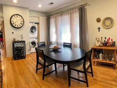 Main picture of 5219 N Ashland Ave