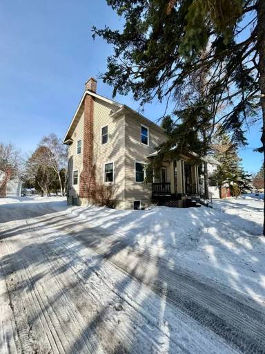 Main picture of 1747 Woodland Ave