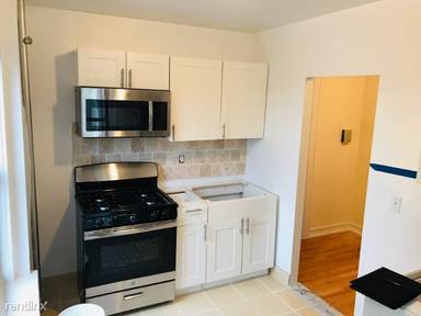 Main picture of 905 McLean Ave