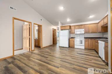 Main picture of 205 E 5th St
